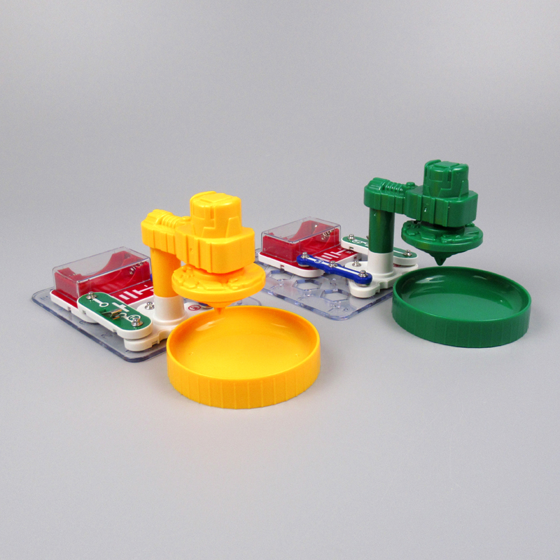 Battle spinning tops